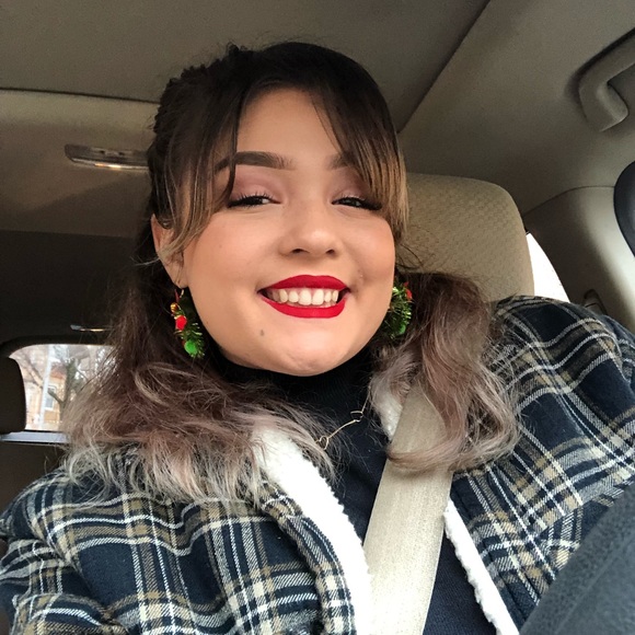 Meet your Posher, Erica - Picture 1 of 1